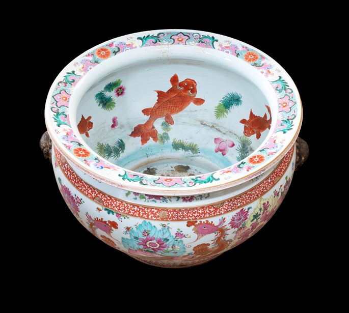 Chinese porcelain famille rose tobacco leaf pattern fishtank | MasterArt